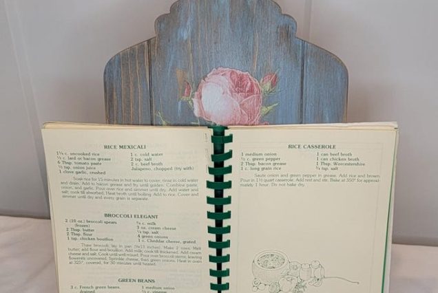 Decorative Cookbook Stand: Kitchen Decor, Recipe Holder