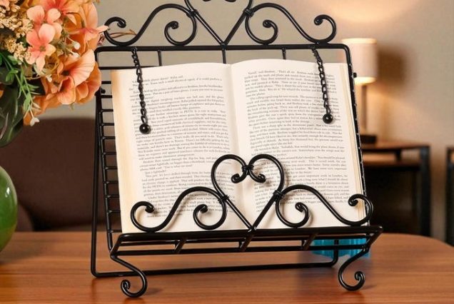 Dthrei Company Recipe Book Holder (Metal)